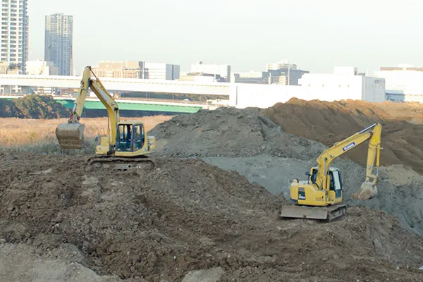 橋梁工事の施工現場